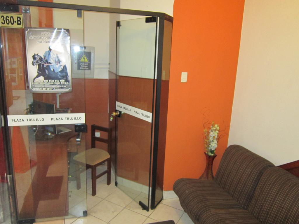 Hotel Plaza تروخيو المظهر الخارجي الصورة